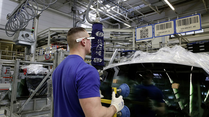 Volkswagen Pioneers Use of 3 D Smart Glasses at Factory for Greater Accuracy