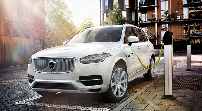 Volvo XC90 T8 Twin Engine Named as Luxury Green Car of 2016