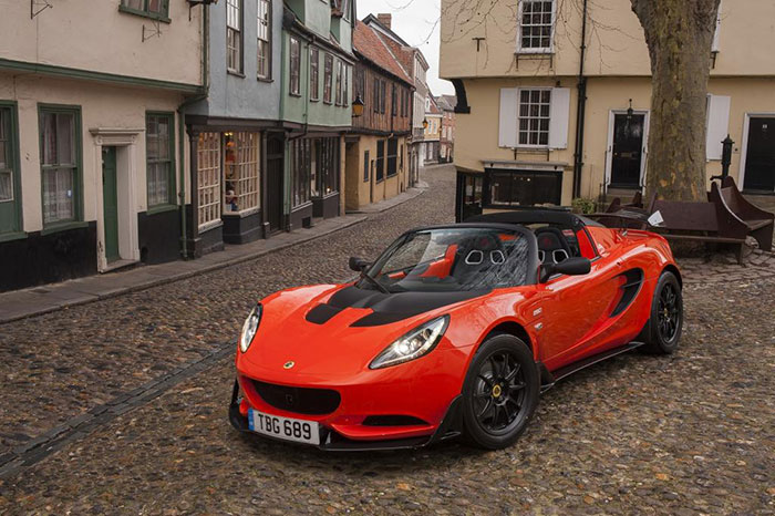 Lotus Debuts High-Performance Version of Elise Cup 220