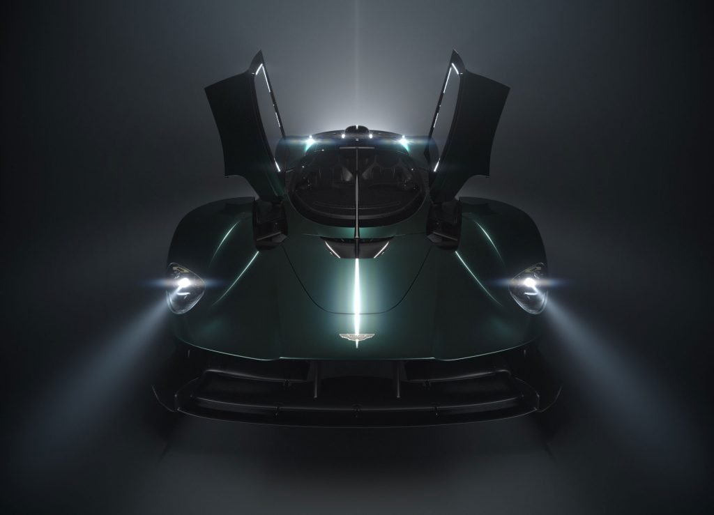 Aston Martin Celebre Le 70e Anniversaire De La Premiere Voiture De Sport En Amerique Du Nord Au Pebble Beach Concours D Elegance 21