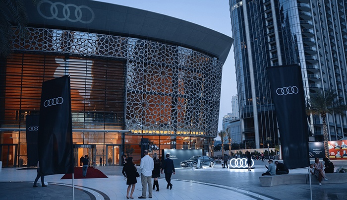 Audi, Al Nabooda Automobiles Celebrates the Middle Eastern Debut of Singin’ in the Rain at Dubai Opera