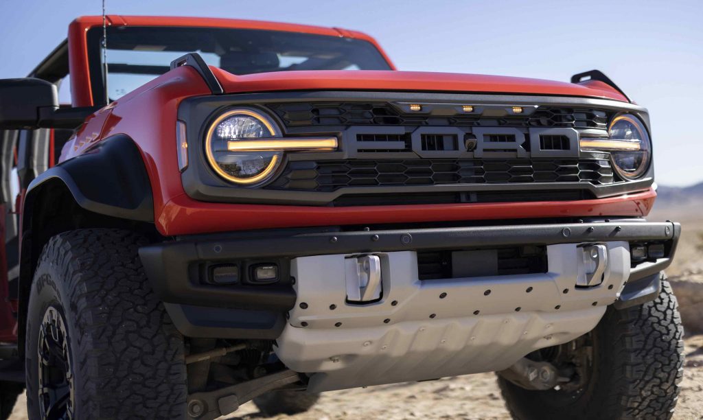 Rock-Crawling 2022 Ford Bronco Raptor Debuts as Most Powerful Street-Legal Bronco Ever is Coming to the Middle East