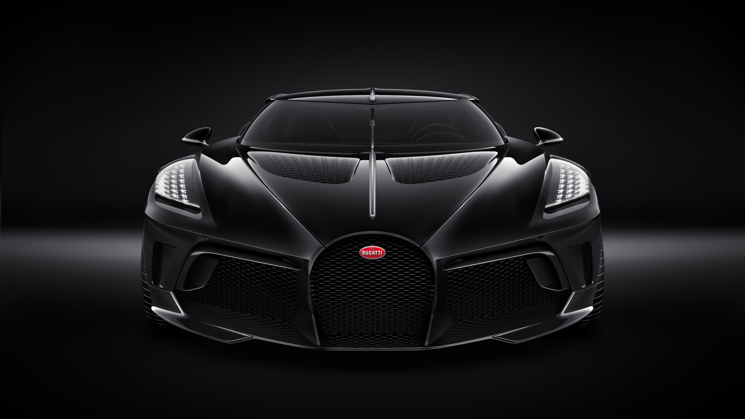 What Inspired the Iconic Bugatti Grill- Horseshoe or Egg?