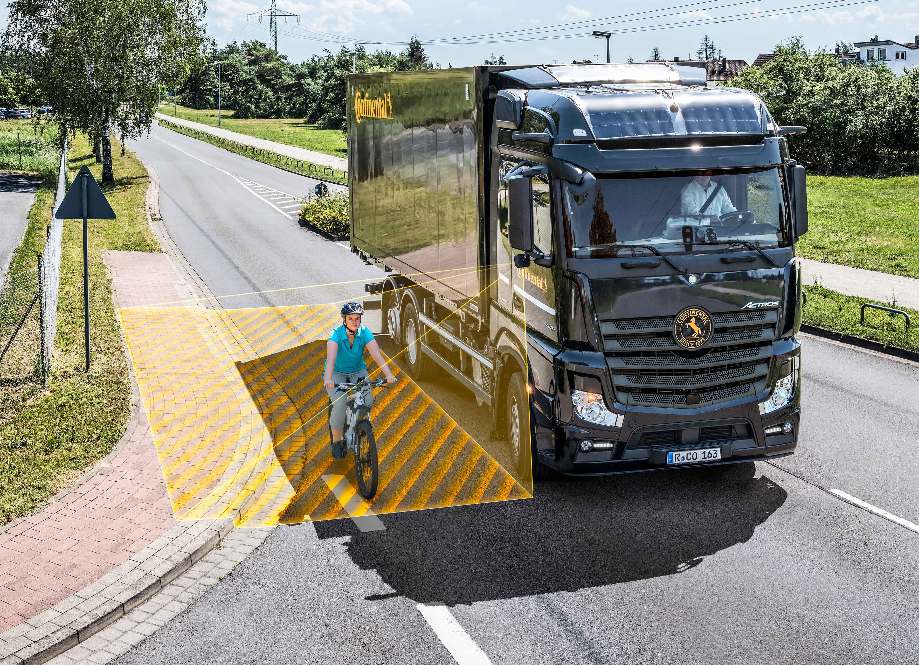 Continental launches turn assist system for commercial vehicles onto the market