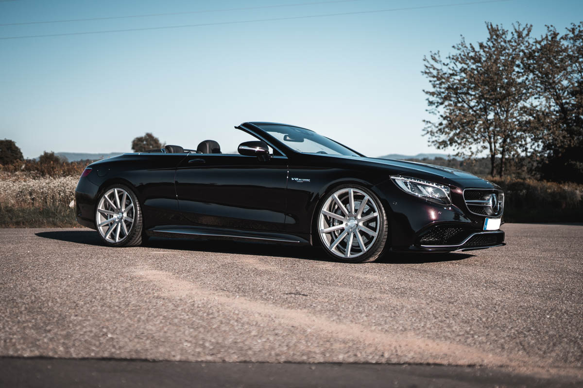 Strong luxury convertible with fine shoes - Deville on the Mercedes-AMG S 63