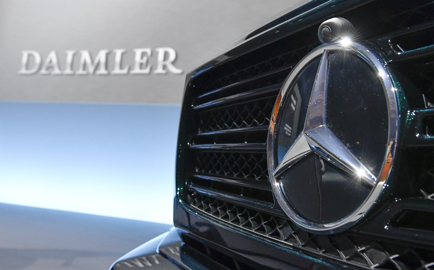 Daimler Reorganizes Company Structure