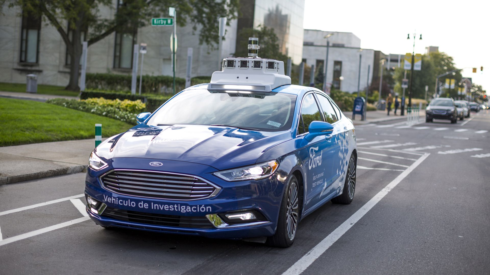 Ford Says Industry Standard Needed for Signaling Self-Driving Vehicles