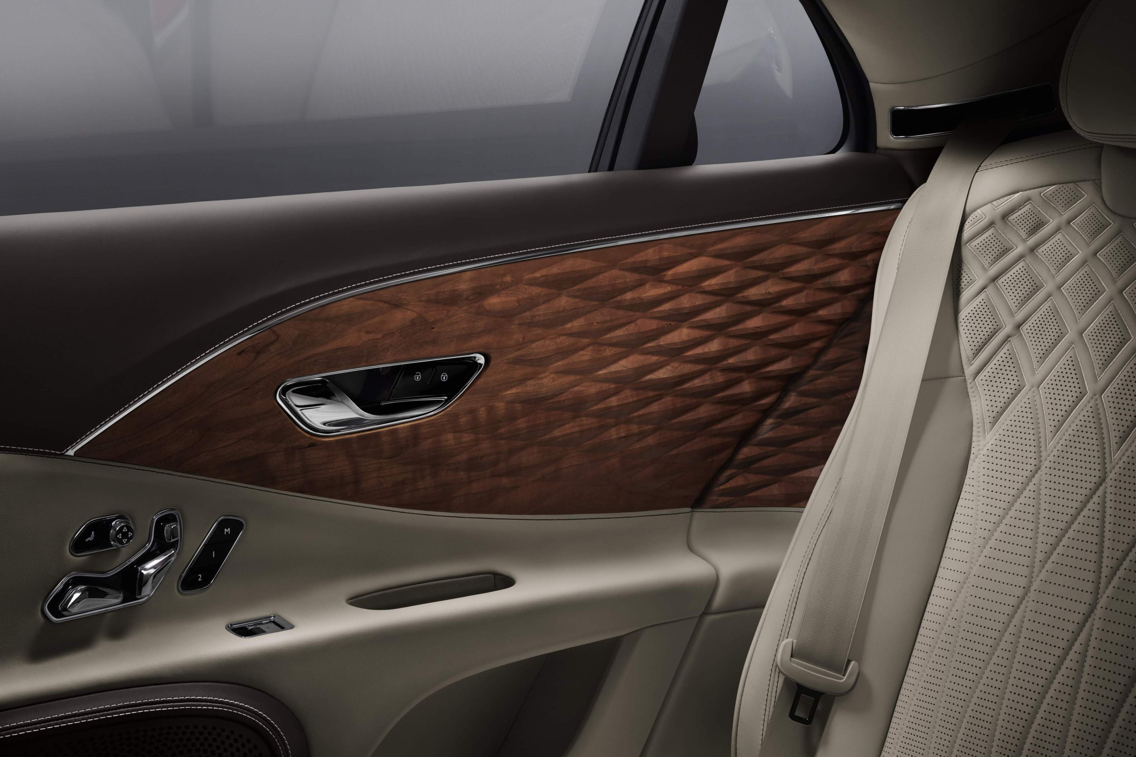 World-First Three-Dimensional Wood Panels In All-New Bentley Flying Spur