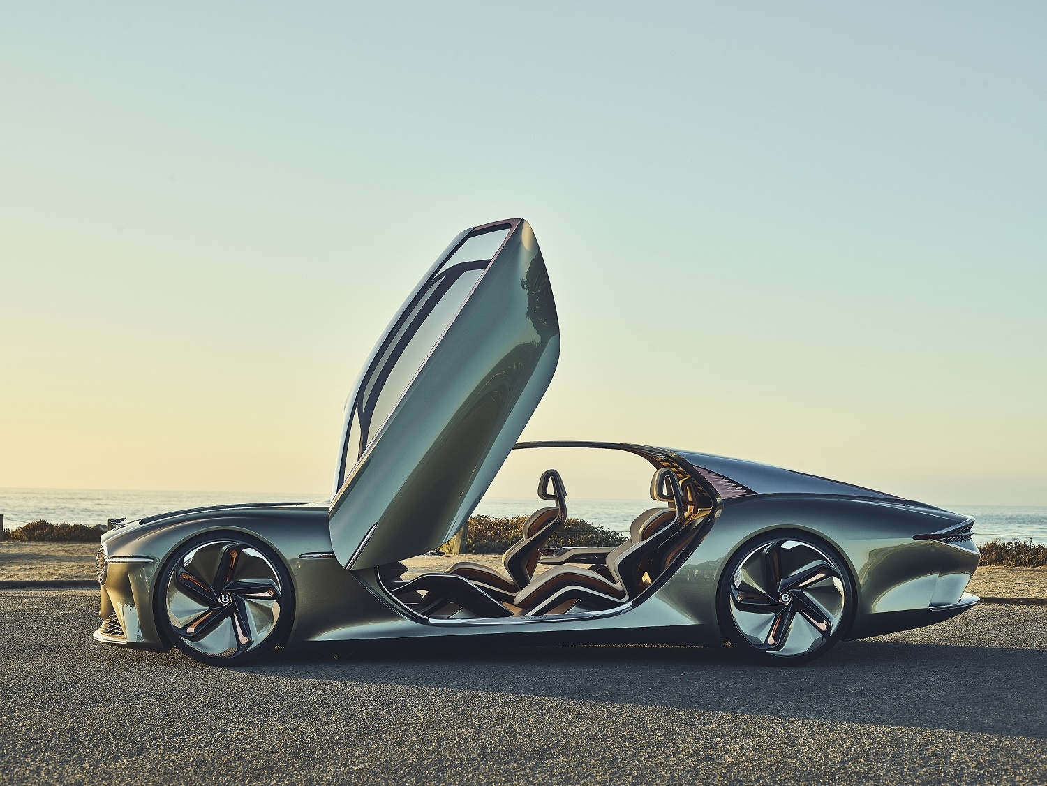 Bentley’s EXP 100 GT Wins “Most Beautiful Concept Car of the Year” Award
