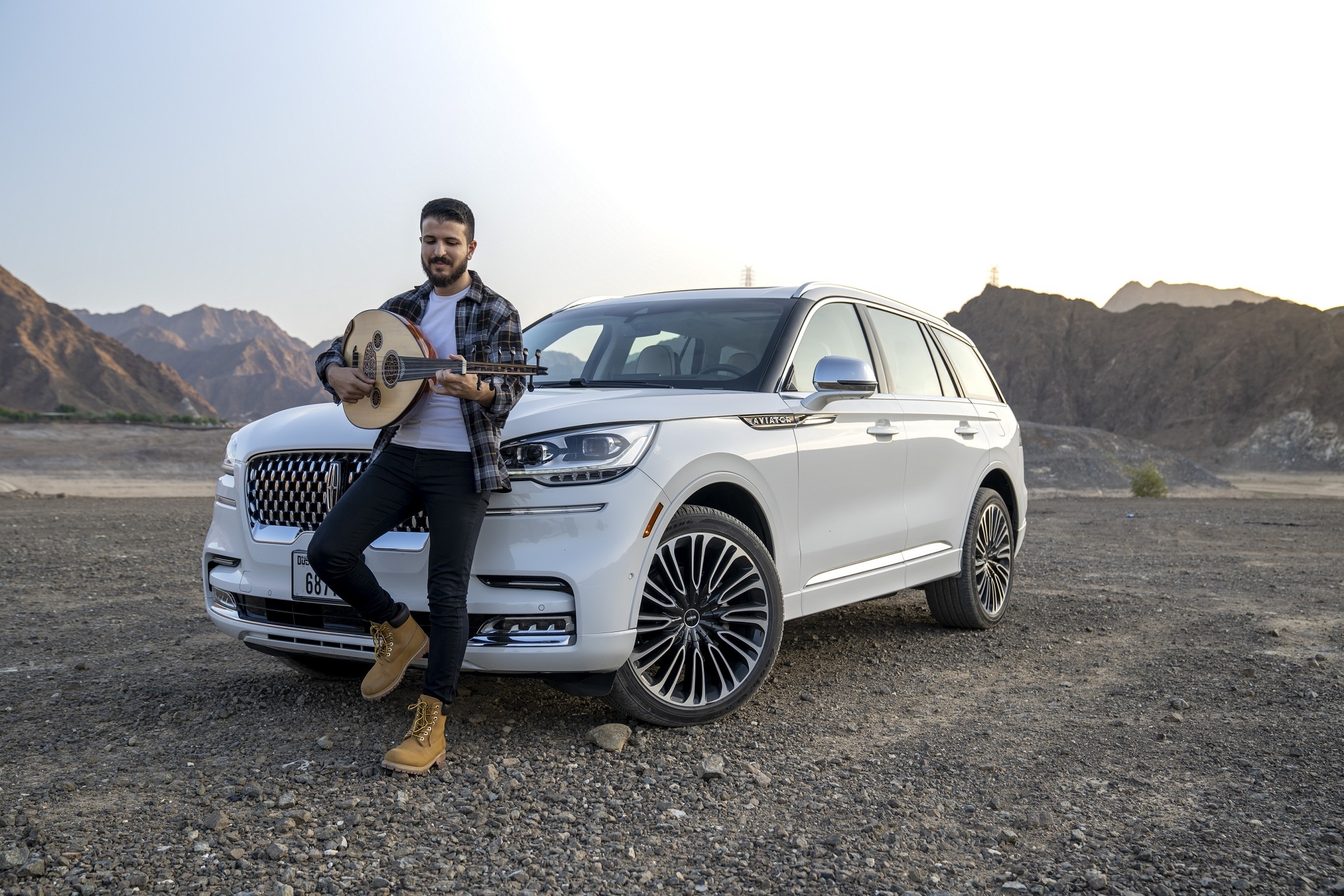 Lincoln Aviator Just What the Doctor Ordered for 49th UAE National Day as GP and Moonlighting Musician Performs Beautiful Rendition of Ishy Bilady