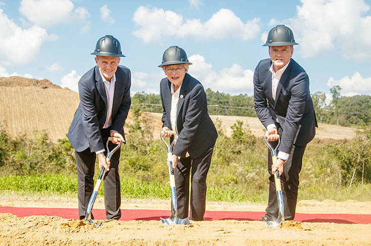 Mercedes-Benz Breaks Ground for New Battery Plant