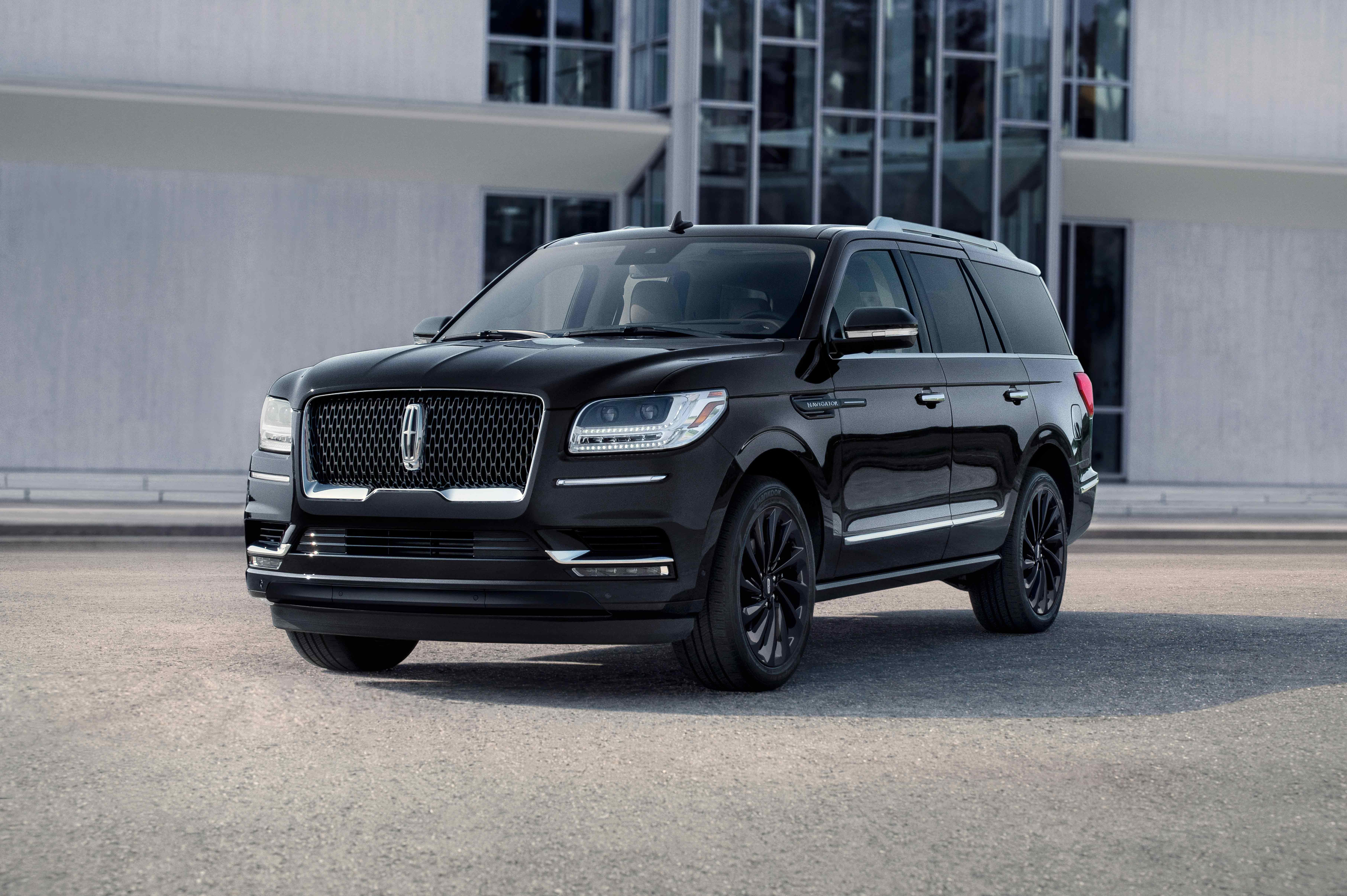 Lincoln Introduces Monochromatic Package for Nautilus and Aviator, Joining the Striking One-Tone Navigator