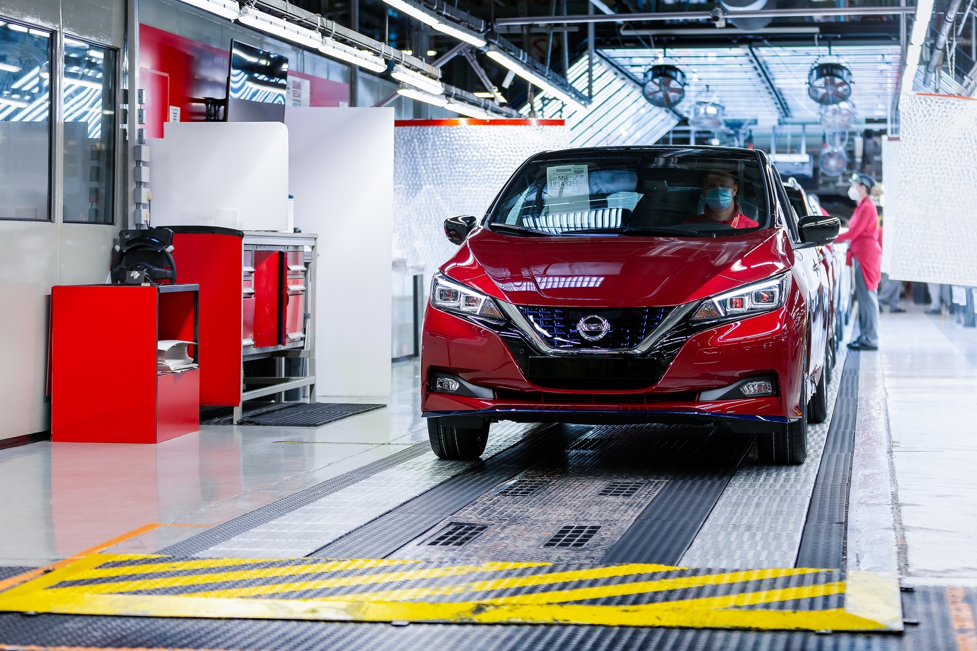 Nissan celebrates production of the 500,000th LEAF