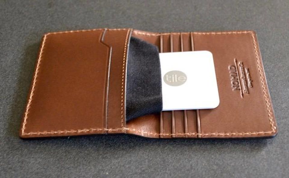 Nomad Slim Tile Bluetooth Wallet