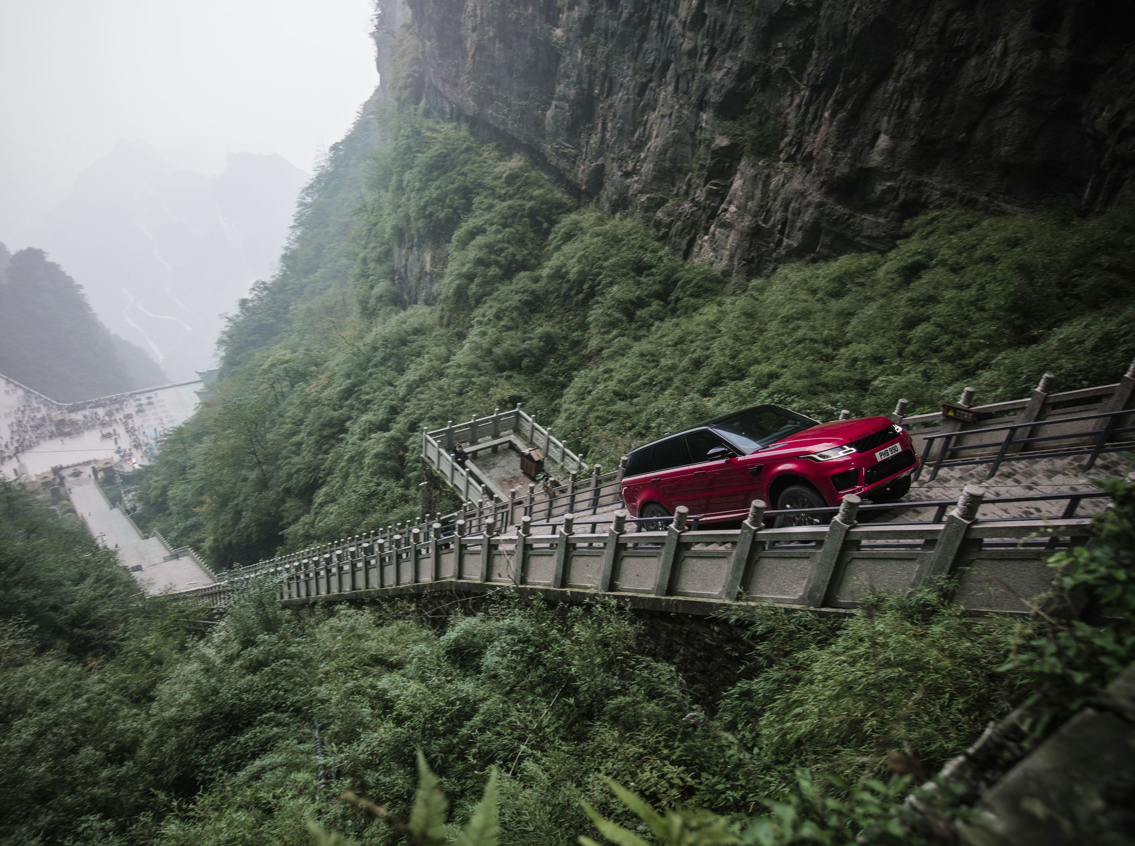 Range Rover Sport Becomes First SUV to Ascend Heaven’s Gate