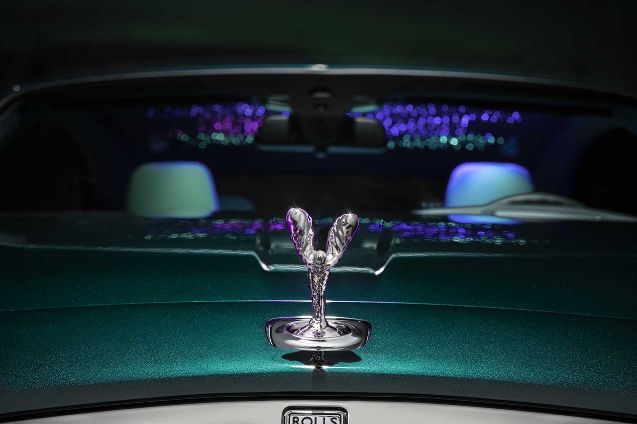This Rolls-Royce Phantom's interior features one million stitches - CNET
