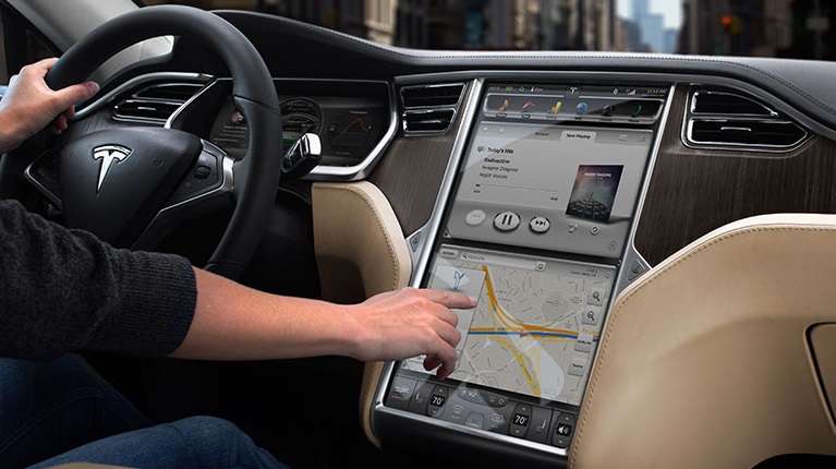 Tesla Begins Release of New Navigation System