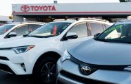 JD Power Survey Finds Toyota and Mercedes-Benz Rank Highest in Sales Satisfaction