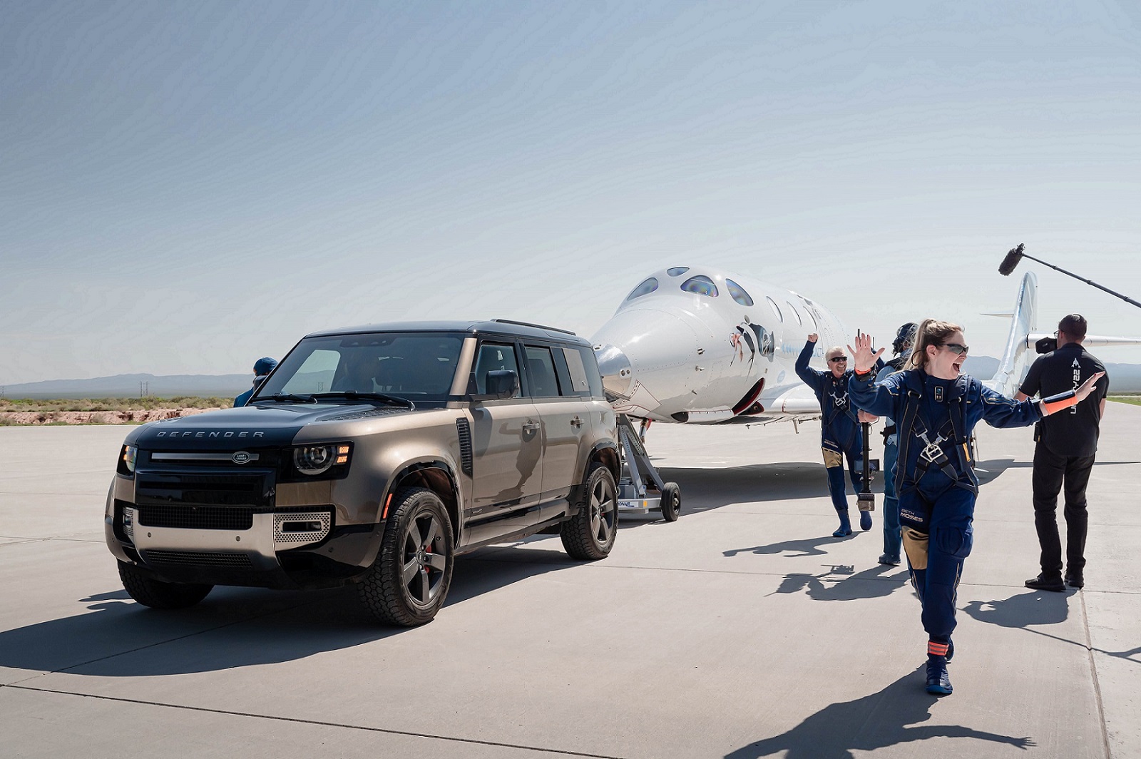 land rover supports virgin galactic’s first fully crewed space flight