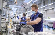 E-drive train production for the fully-electric models BMW iX and BMW i4 begins