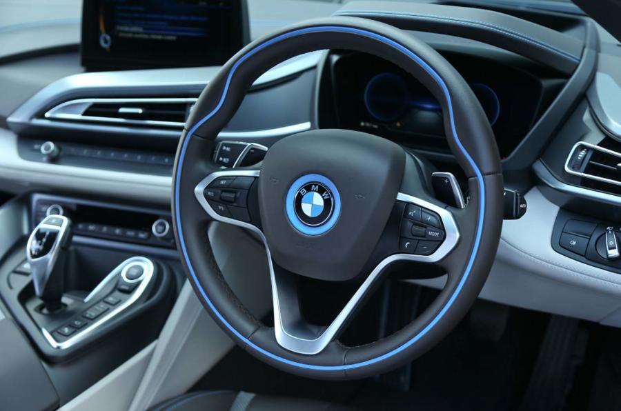BMW Autonomous Cars will Have Steering Wheel