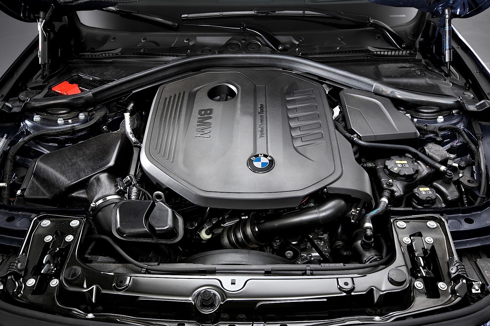 BMW's Hybrid Models to Use Electric Only Mode in Polluted Cities