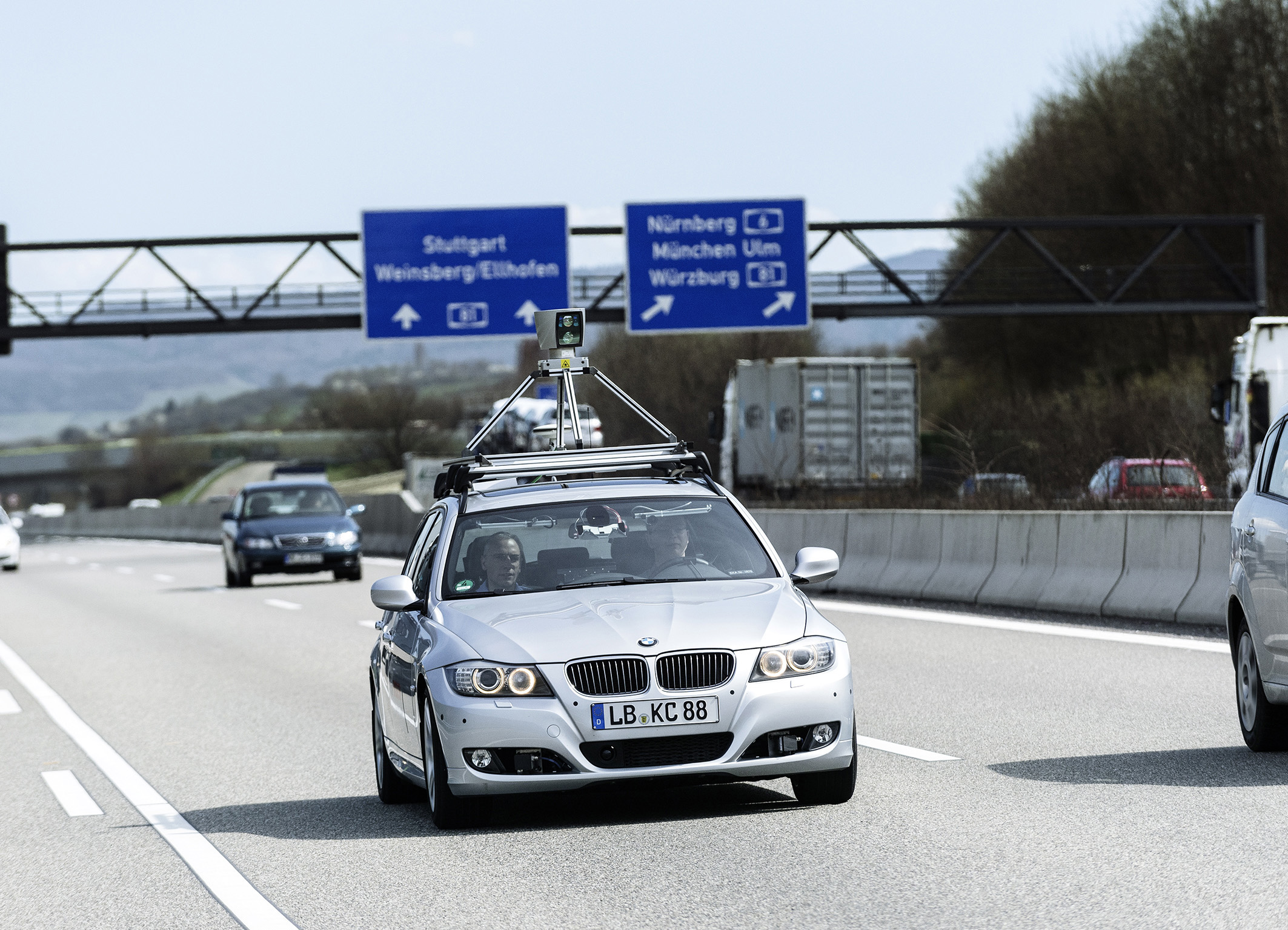 Bosch Survey Reveals Consumers Keen on Self-driving Vehicles