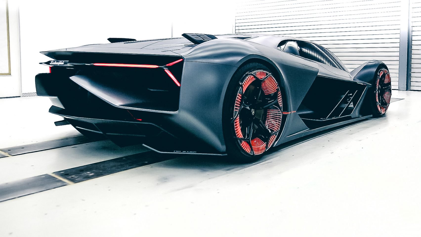 Lamborghini to Collaborate with MIT on Self-Healing Car