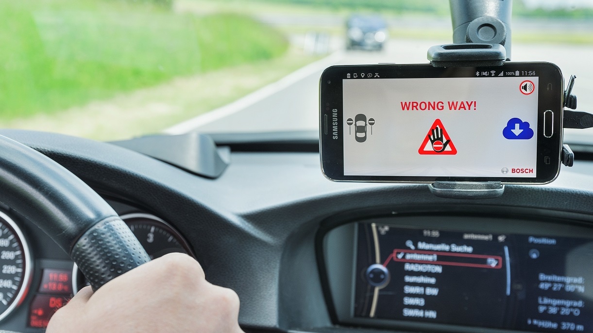 Bosch’s wrong-way driver warning system now a feature in ŠKODA vehicles