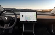 Tesla to Add Netflix and YouTube to In-car Display