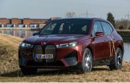 BMW Group manufactures electric cars with regional green electricity