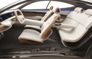 Hyundai Showcases New Interiors with Le Fil Rouge Concept